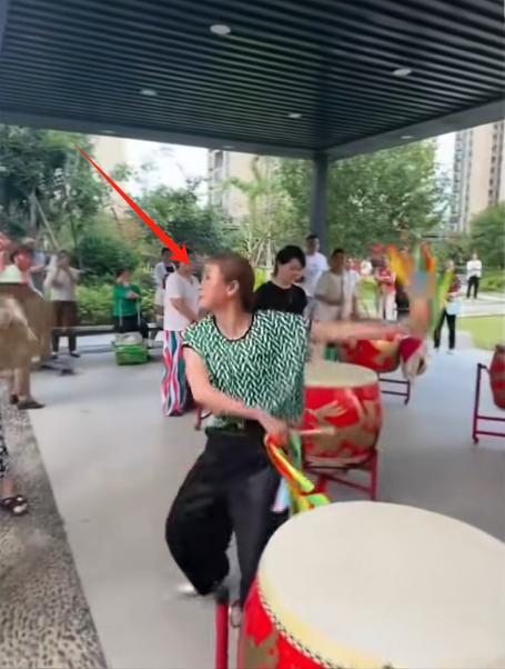 支持绿衣大妈过往被扒警方回应湖北大妈高考打鼓扰民：家属称(图12)
